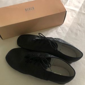 Bloch jazz shoes- new in box!